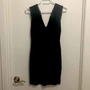 ✨2 for $15✨ Guess Black lace dress size small